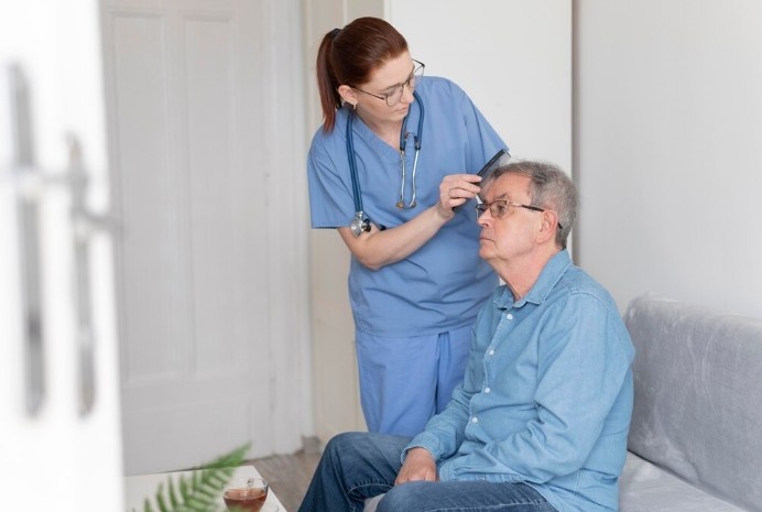 Best Elderly Care Services at Home In Delhi